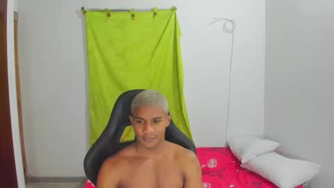 Snapshot of corzoethan chatting on 05-11-26, 04:26 Ethan online show from 05-11-26, 04:26