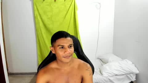 Snapshot of corzoethan chatting on 07-16-26, 01:33 Ethan online show from 07-16-26, 01:33
