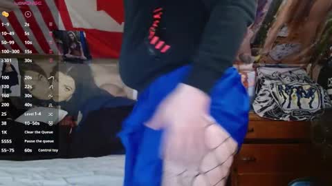 Snapshot of cosmicjones88 chatting on 11-04-25, 12:37 cosmicjones88 online show from 11-04-25, 12:37