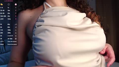 Snapshot of cosmos_baby chatting on 01-09-25, 01:35 Luna online show from 01-09-25, 01:35