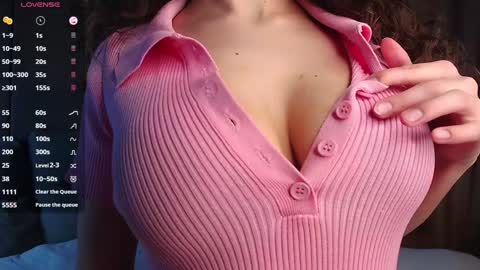 Snapshot of cosmos_baby chatting on 01-25-25, 01:08 Luna online show from 01-25-25, 01:08