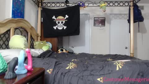 Snapshot of costumemenagerie chatting on 01-19-25, 11:21 Amethyst Cox online show from 01-19-25, 11:21