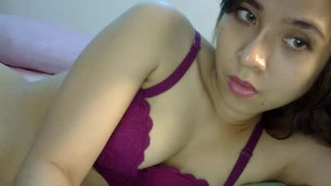 Snapshot of cottoncandygirl9898 chatting on 01-26-25, 03:25 Liz Gwyneth Charlota online show from 01-26-25, 03:25