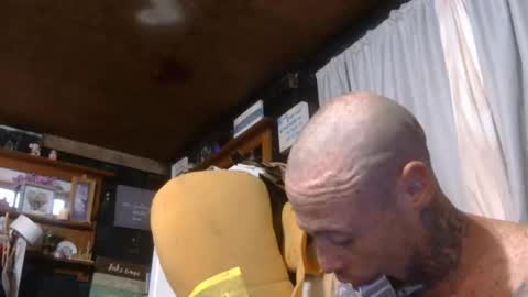 Snapshot of cotybonilla chatting on 10-27-25, 10:14 Leftys Way online show from 10-27-25, 10:14