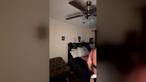 Snapshot of cougarbratz chatting on 05-15-26, 10:33 cougarbratz online show from 05-15-26, 10:33