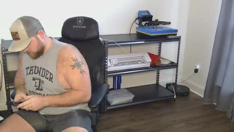 Snapshot of countrystrong53 chatting on 01-14-26, 02:44 countrystrong35 online show from 01-14-26, 02:44