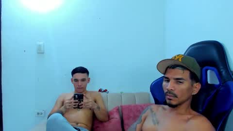 aron y stivens online show from 09-11-25, 02:44