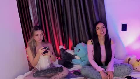 couple_funnyy online show from 11-29-25, 12:57