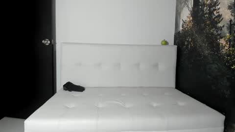 --  anny -- online show from 04-25-26, 11:57