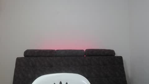 Snapshot of couple_sexandlove chatting on 02-18-25, 02:27 ALEJANDRO Y EMILY online show from 02-18-25, 02:27