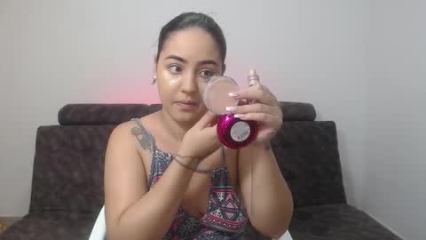 Snapshot of couple_sexandlove chatting on 02-20-25, 11:53 ALEJANDRO Y EMILY online show from 02-20-25, 11:53