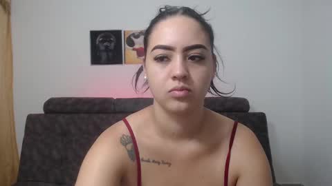 Snapshot of couple_sexandlove chatting on 02-28-25, 11:14 ALEJANDRO Y EMILY online show from 02-28-25, 11:14