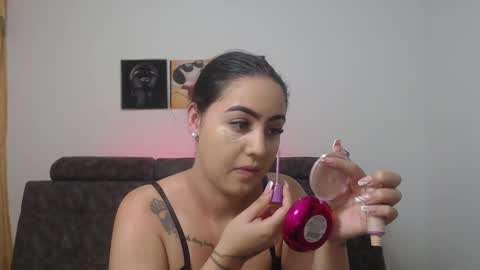 Snapshot of couple_sexandlove chatting on 03-01-25, 11:17 ALEJANDRO Y EMILY online show from 03-01-25, 11:17