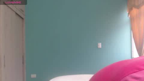  ALEJANDRO Y EMILY  online show from 12-15-25, 12:31