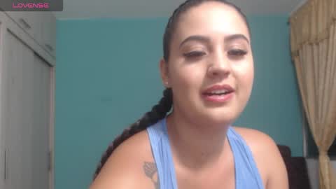 Snapshot of couple_sexandlove chatting on 01-18-26, 01:31 ALEJANDRO Y EMILY online show from 01-18-26, 01:31