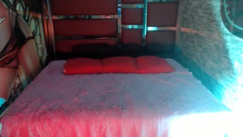 MIA LIZ AND SAM online show from 12-06-24, 08:40