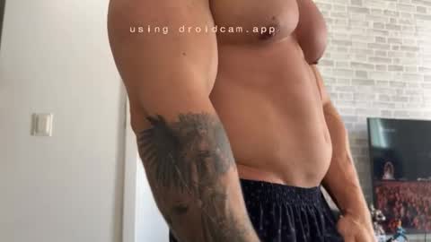 couplemuscle40 online show from 11-11-25, 01:44