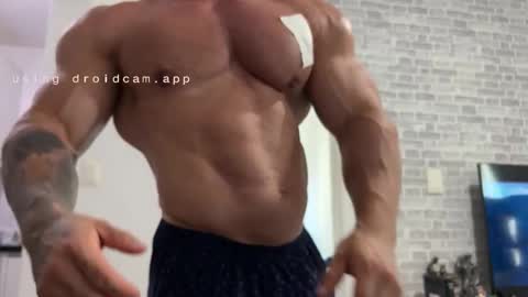 Snapshot of couplemuscle40 chatting on 03-05-26, 04:03 couplemuscle40 online show from 03-05-26, 04:03
