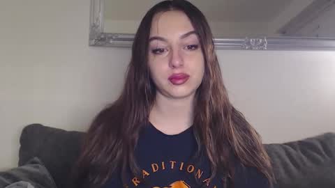 Snapshot of courtney_lux chatting on 12-18-24, 07:47 Courtney online show from 12-18-24, 07:47