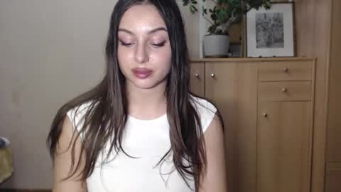 Snapshot of courtney_lux chatting on 01-17-25, 05:51 Courtney online show from 01-17-25, 05:51