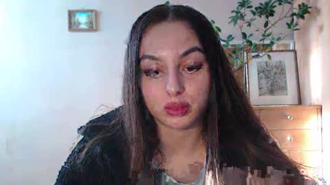 Snapshot of courtney_lux chatting on 01-27-25, 10:49 Courtney online show from 01-27-25, 10:49