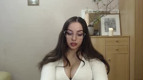 Snapshot of courtney_lux chatting on 03-02-25, 03:27 Courtney online show from 03-02-25, 03:27