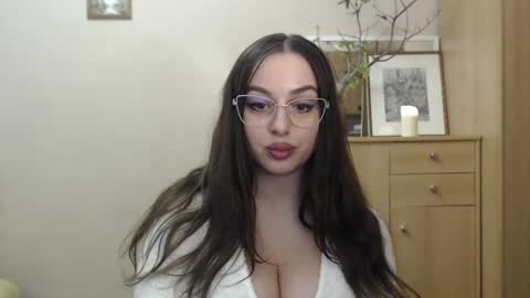 Snapshot of courtney_lux chatting on 03-02-25, 06:30 Courtney online show from 03-02-25, 06:30