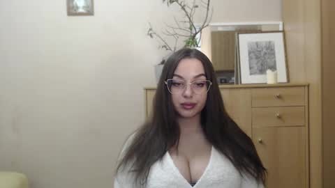 Snapshot of courtney_lux chatting on 03-08-25, 05:54 Courtney online show from 03-08-25, 05:54