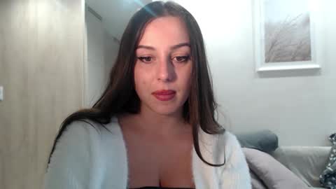 Snapshot of courtney_lux chatting on 10-03-25, 02:03 Courtney online show from 10-03-25, 02:03