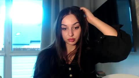 Snapshot of courtney_lux chatting on 10-07-25, 01:52 Courtney online show from 10-07-25, 01:52