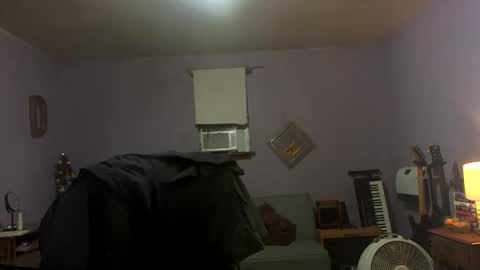 Snapshot of courtshipdating chatting on 12-03-25, 01:02 Harry online show from 12-03-25, 01:02