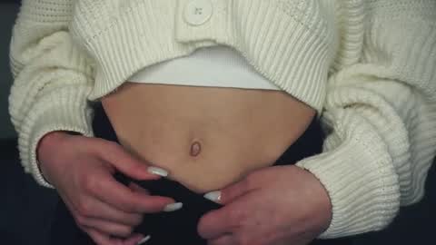 Yui online show from 01-28-25, 01:38