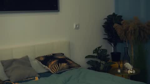 Yui online show from 02-27-25, 10:37