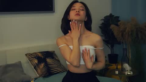 Yui online show from 03-02-25, 12:32