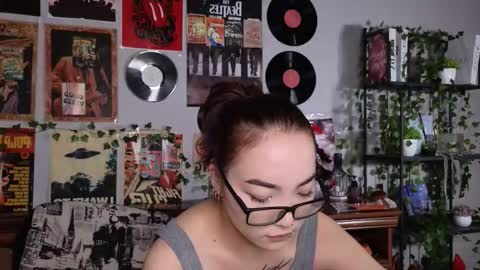 Yuna online show from 11-18-25, 08:13