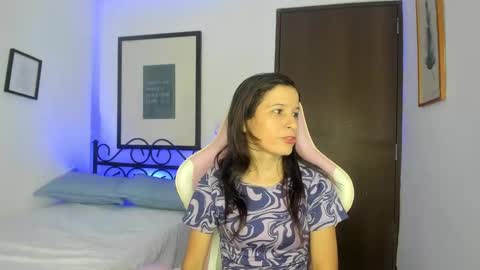 Snapshot of cowmarce chatting on 03-10-25, 07:18 Marce Online 1pm - 7pm gmt-5 online show from 03-10-25, 07:18