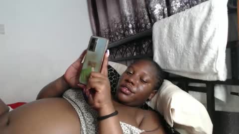 Erykah online show from 11-17-25, 10:15