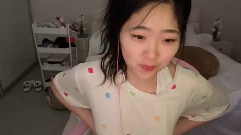 Snapshot of cozykorean chatting on 05-18-26, 01:24 cozykorean online show from 05-18-26, 01:24