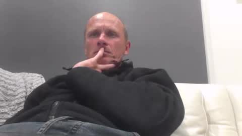 Snapshot of cptduckpants chatting on 11-18-25, 12:42 cptduckpants online show from 11-18-25, 12:42