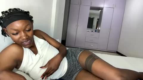 Snapshot of crave_meslowly chatting on 07-30-26, 02:10 Taliee online show from 07-30-26, 02:10