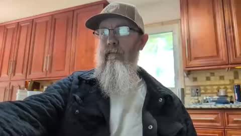 Snapshot of craven_moreass chatting on 05-16-26, 02:05 Dick Fitswell online show from 05-16-26, 02:05