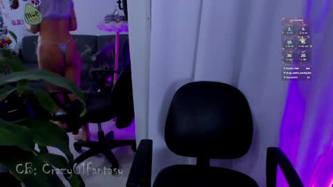 Snapshot of crazy01fantasy chatting on 12-27-24, 07:40 Laura online show from 12-27-24, 07:40