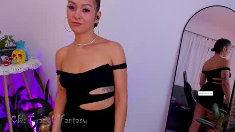 Snapshot of crazy01fantasy chatting on 01-26-25, 04:41 Laura online show from 01-26-25, 04:41