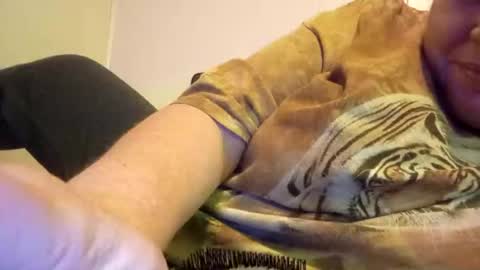 Snapshot of crazy7red chatting on 01-07-26, 01:41 Crazy7red online show from 01-07-26, 01:41