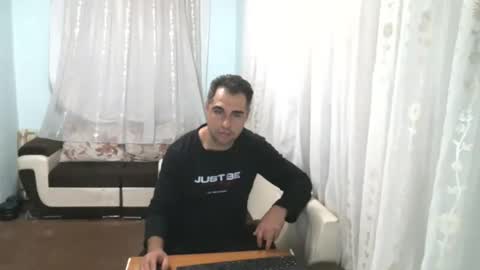 Snapshot of crazy____boy09 chatting on 11-01-25, 09:39 crazy____boy09 online show from 11-01-25, 09:39