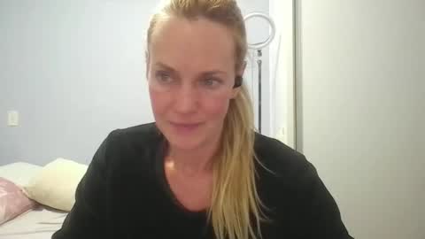 Anny online show from 05-18-26, 12:18