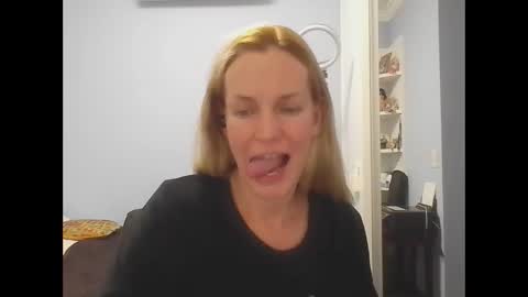 Anny online show from 05-19-26, 12:16