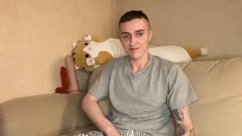 Snapshot of crazybottom99 chatting on 01-10-25, 06:38 Alex online show from 01-10-25, 06:38