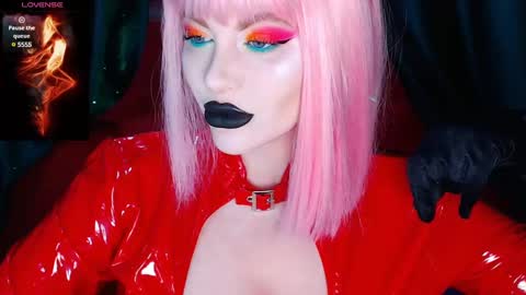 Snapshot of crazypinkyball chatting on 12-07-24, 01:40 Roxy online show from 12-07-24, 01:40