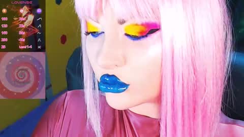 Snapshot of crazypinkyball chatting on 10-19-25, 03:23 Roxy online show from 10-19-25, 03:23
